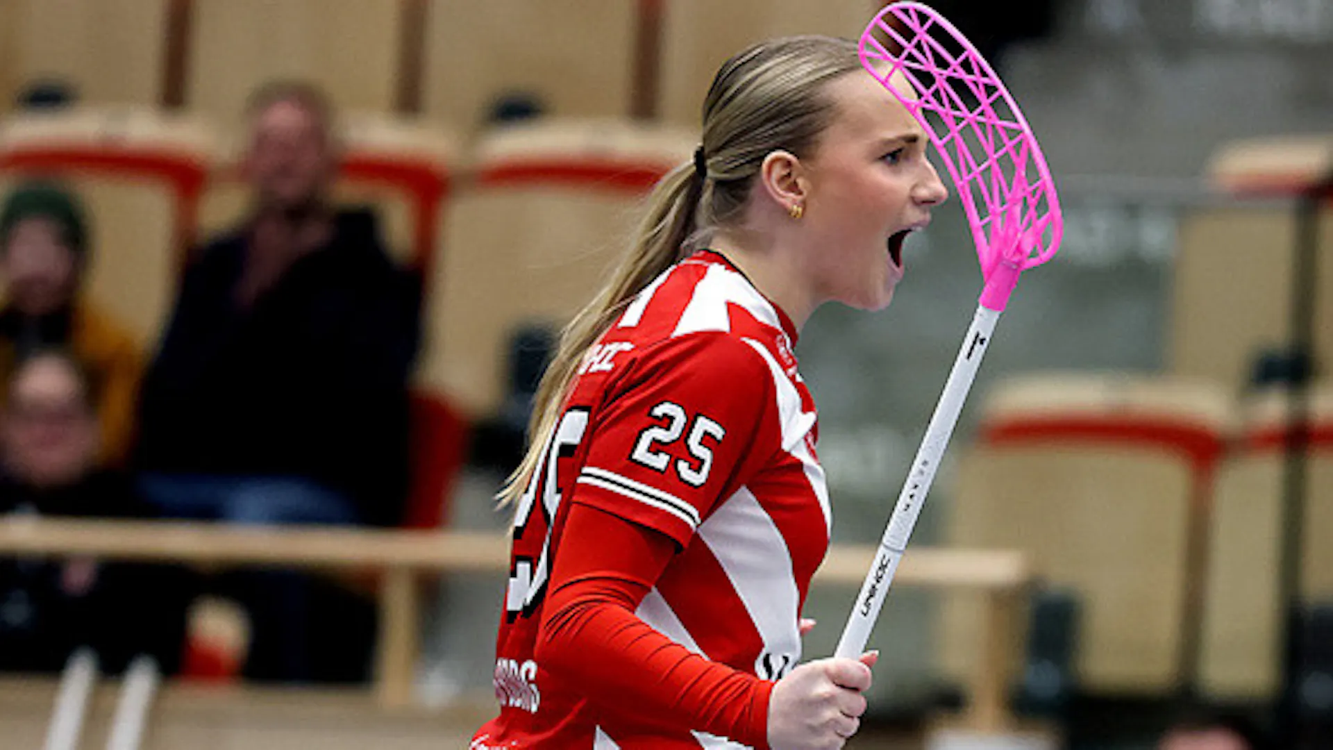 Thea Löfborg förlänger | Pixbo Wallenstam